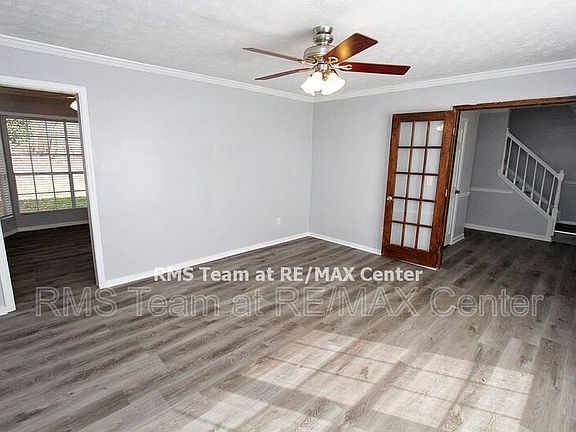 5th image of 1890 Surrey Hill Cir