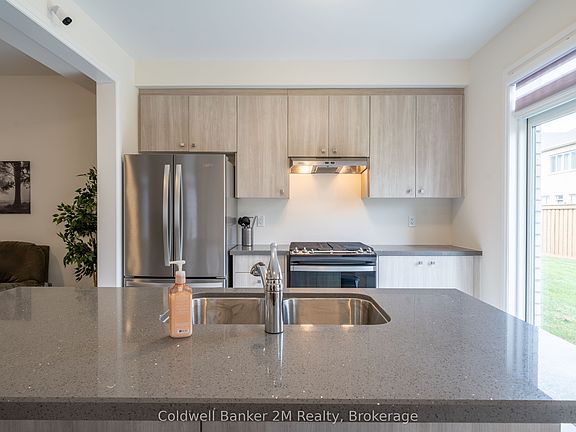 2nd image of 136 Ogston Cres