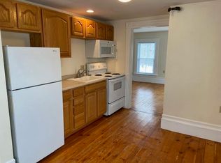 2 North Rd APT 10, Deerfield, NH 03037