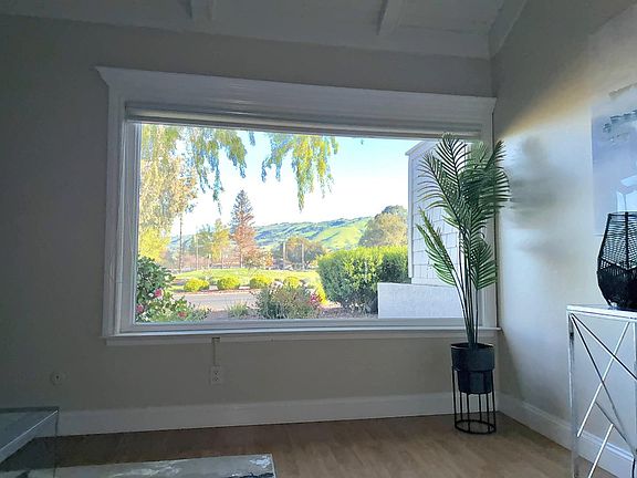 5th image of 6108 Montgomery Ct