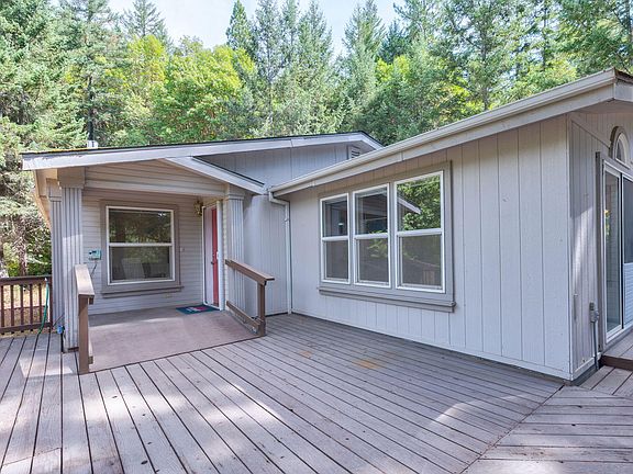 3rd image of 862 Autumn Ln