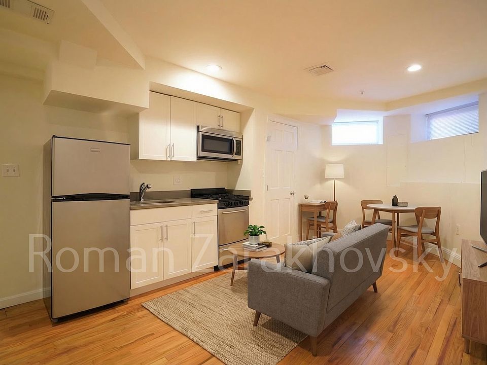 1st image of 10 Brainerd Rd #17