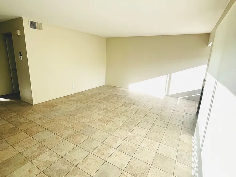 8230 Caminito Modena — Photo 4