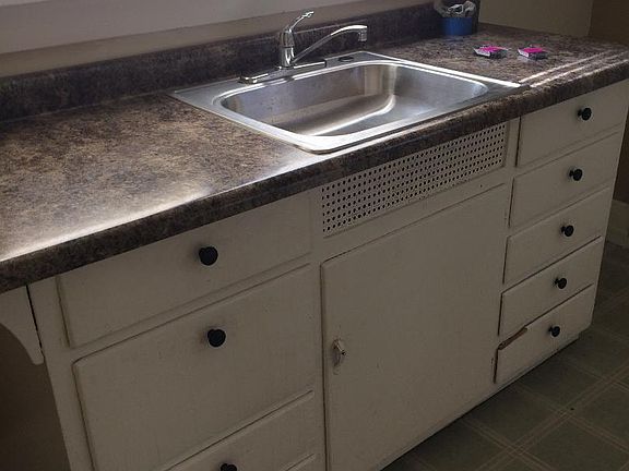 3rd image of 1527 Morton Ave APT B