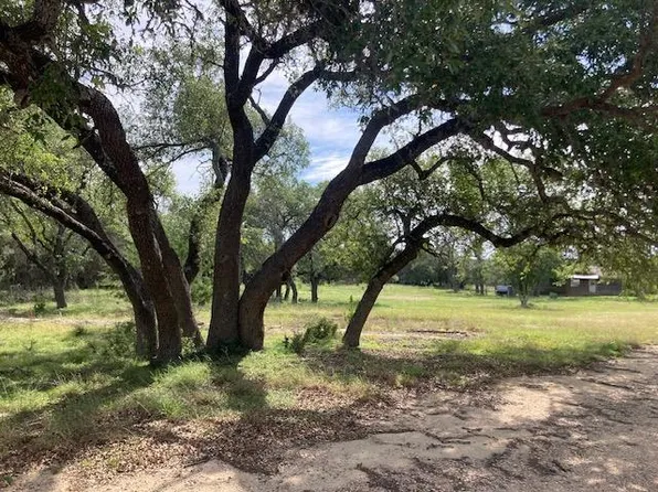 1050 Harmon Hills Rd, Dripping Springs, TX 78620