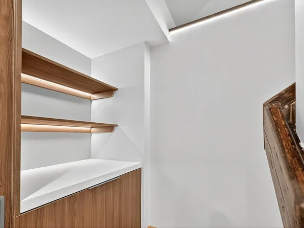 31 Bayview Avenue image 26 of 37