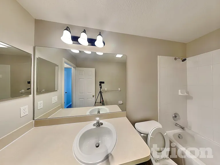 11107 Cranston St — Photo 13