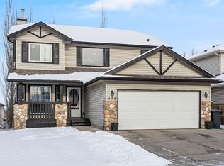 104 S Cove Cres, Chestermere, AB T1X1J5