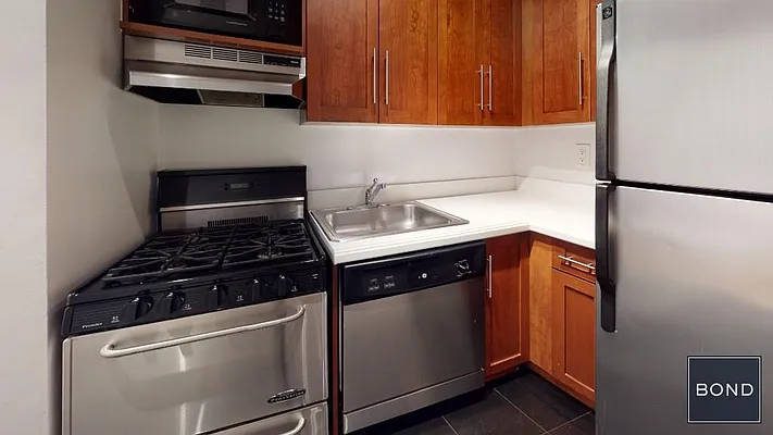 Rented by Bond New York | media 15