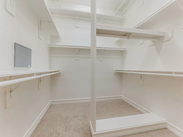 2412 Worthington St — Photo 11