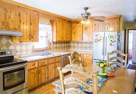 5th image of 8320 Banshire Ct