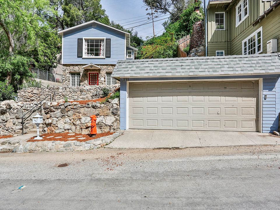 1st image of 711 Country Club Dr
