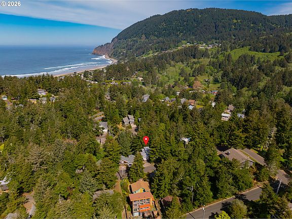 3rd image of 831 Madrona St