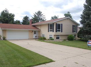 1729 Greenview Rd, Worthington, MN 56187