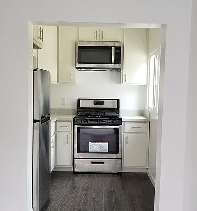 5th image of 7713 Lexington Ave