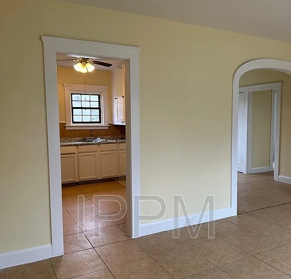 284 Corona Crescent St — Photo 4