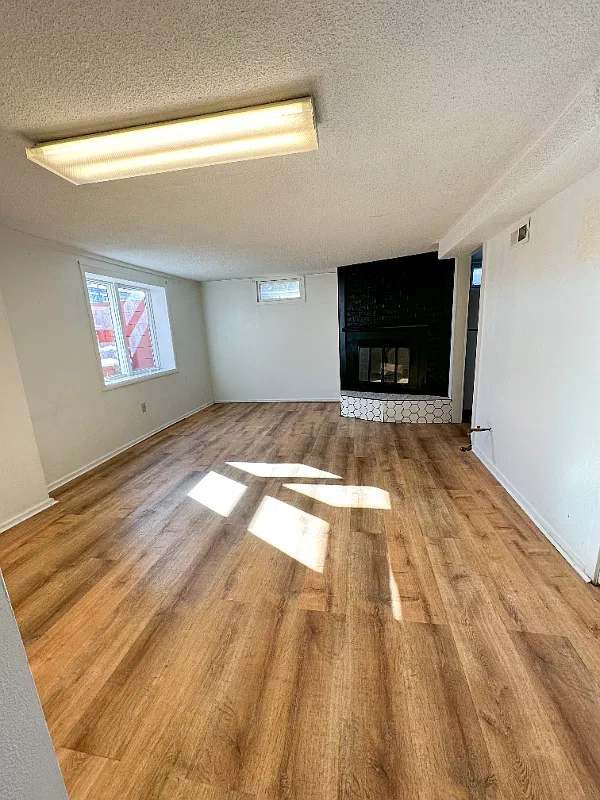 1309 Ave C - 2 — Photo 1