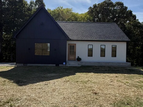 3110 Clay Tomlinson Rd, Erin, TN 37061