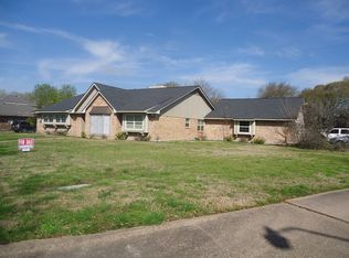 2818 Cherry Creek Cir, Bryan, TX 77802