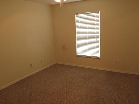 3rd image of 470 Vin Rose Cir SE