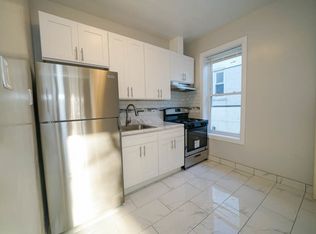 23-82 28th St #2B, Astoria, NY 11105