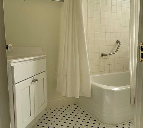 4th image of 459 11th Ave APT 3