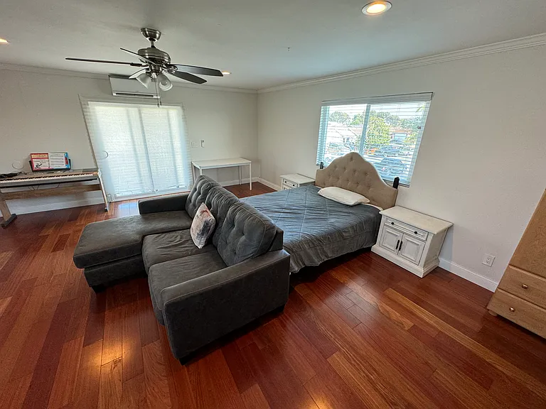 1042 Garland Dr — Photo 6