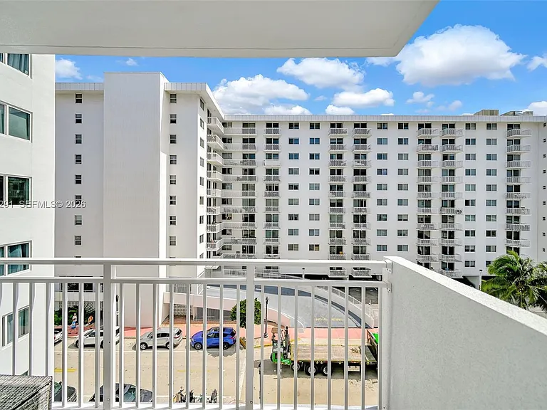 345 Ocean Dr #623 — Photo 11