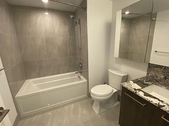 5th image of 755 N Hudson Ave #2503