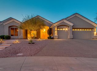 946 E Desert Flower Ln, Phoenix, AZ 85048