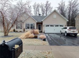 560 Riverwalk Dr, Youngstown, NY 14174