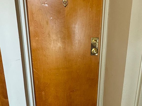 3rd image of 1301 N Ode St