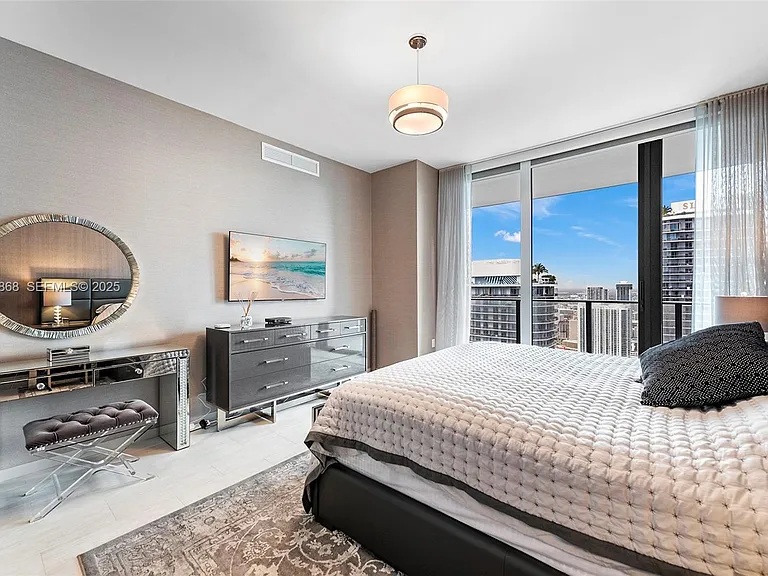 1000 Brickell Plz #Penthouse 5301 — Photo 7