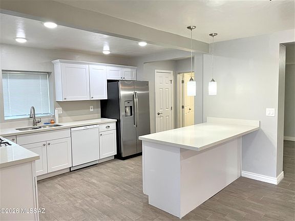 3rd image of 3950 E Justin Ln