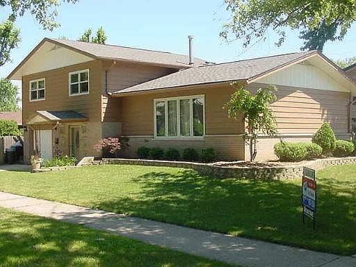 1st image of 5711 W Chaucer Dr