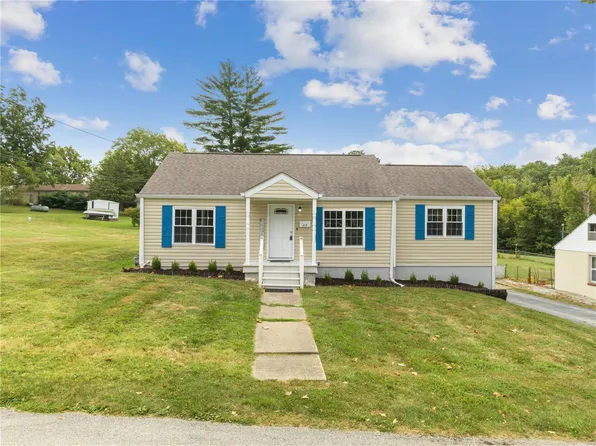 212 S West St, Warrenton, MO 63383