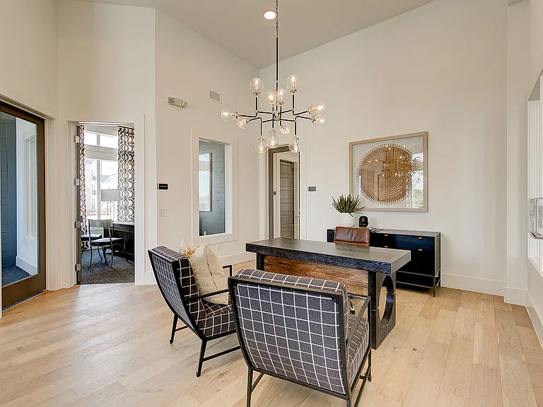 35 West at Champions Circle Apartments — Photo 33