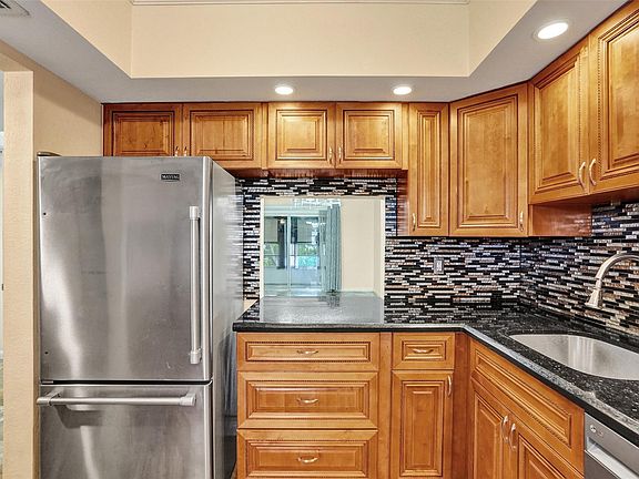 4th image of 651 NW 80th Terrace #207