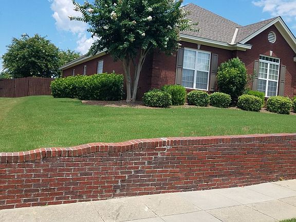 3rd image of 4707 Mitford Cir
