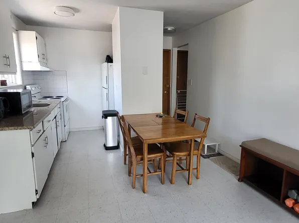 265 Macdonnell St #5, Kingston, ON K7L 4C4