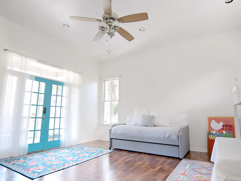 2302 N Morgan St — Photo 8