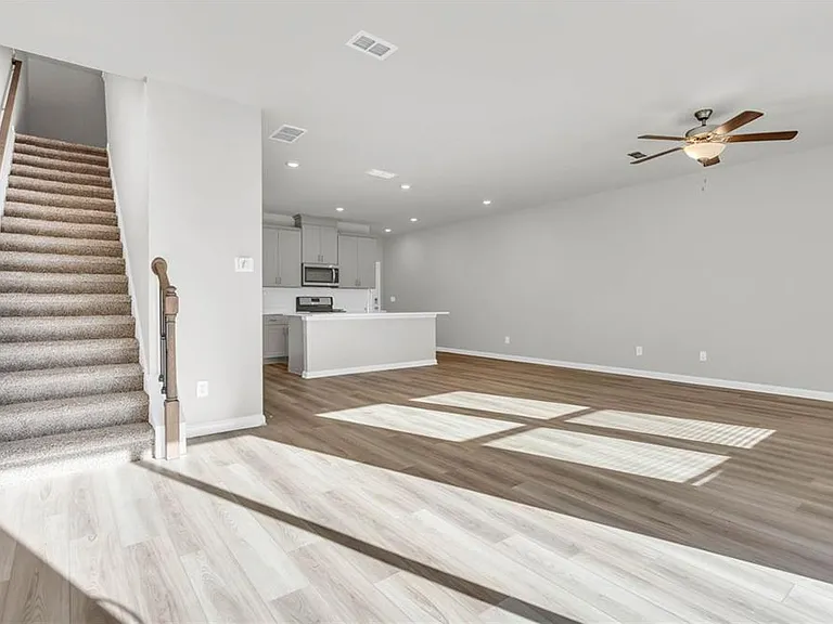 1645 Villageside Ct — Photo 14