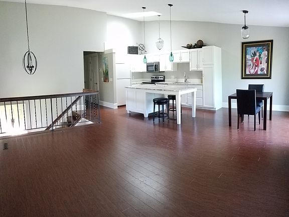 2nd image of 811 Buckingwood Ct