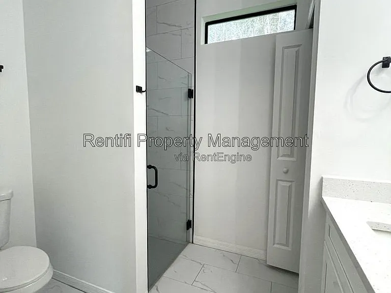 560 Nimitz Blvd — Photo 11