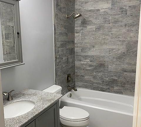 2nd Floor Full Bath with Tub and Shower