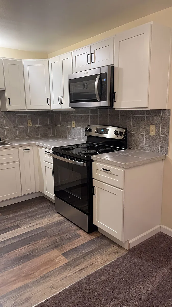 Photo 2 of 15 - 1690 NE Pleasant St #206 - Keyport, WA Building Photo - 1690 NE Pleasant St #206
