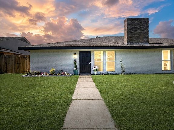 4th image of 310 Candlewood Pl