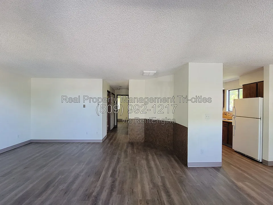 1102 S Olympia Pl #D