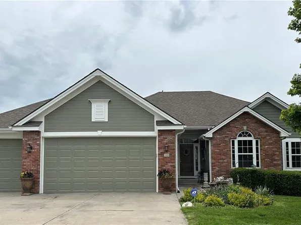 908 Englewood Dr, Kearney, MO 64060