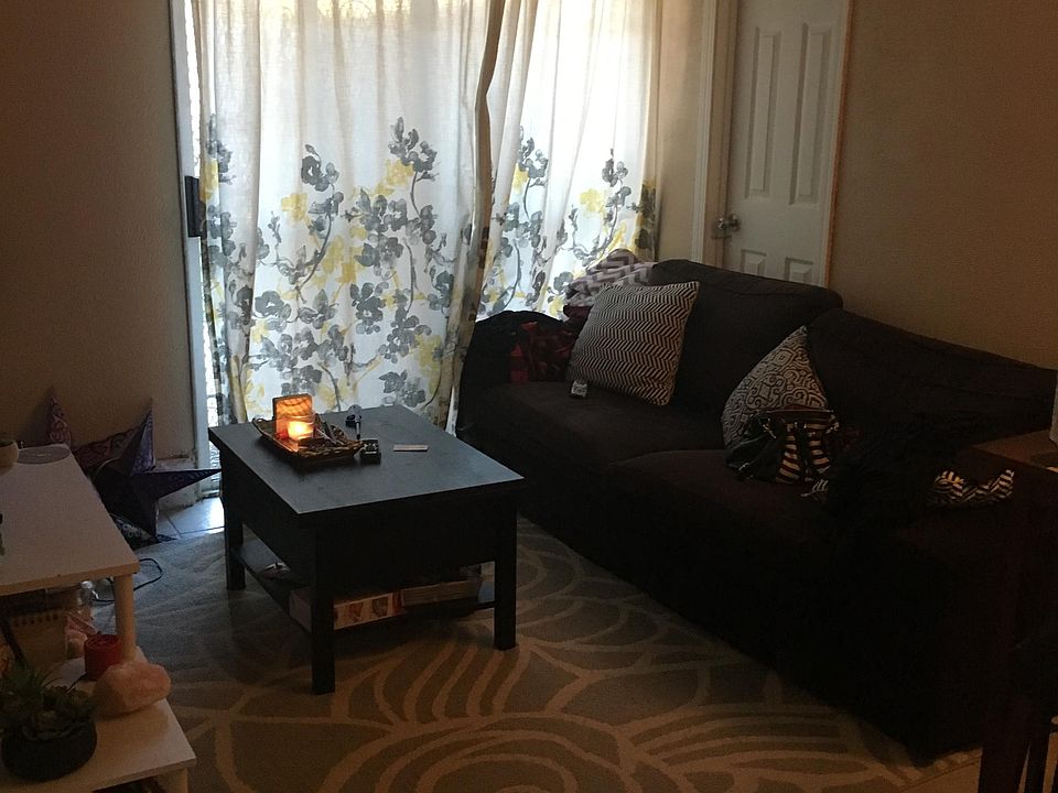 1st image of 443 Bonnie St